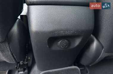 Внедорожник / Кроссовер Hyundai Grand Santa Fe 2015 в 