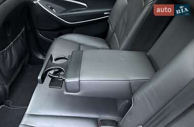 Внедорожник / Кроссовер Hyundai Grand Santa Fe 2015 в 