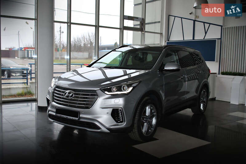 Внедорожник / Кроссовер Hyundai Grand Santa Fe 2017 в Ровно