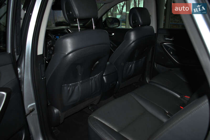 Внедорожник / Кроссовер Hyundai Grand Santa Fe 2017 в Ровно