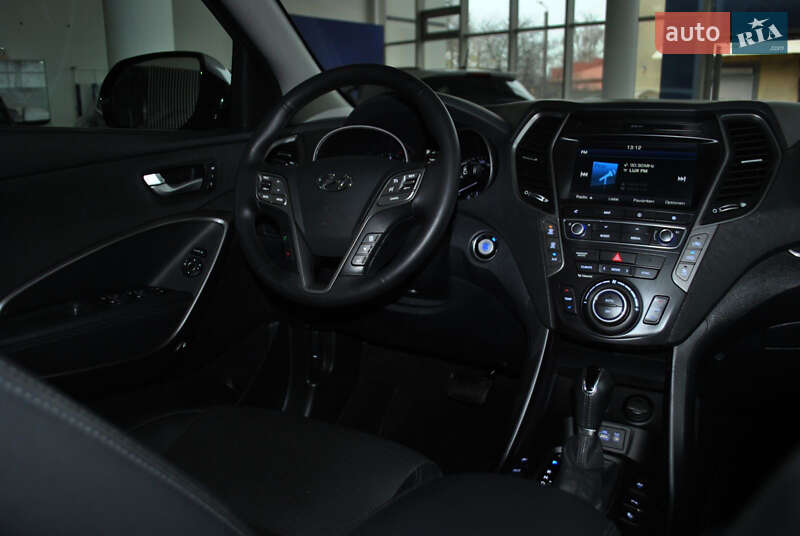 Внедорожник / Кроссовер Hyundai Grand Santa Fe 2017 в Ровно