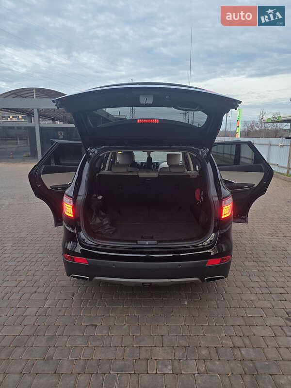 Внедорожник / Кроссовер Hyundai Grand Santa Fe 2014 в Кривом Роге