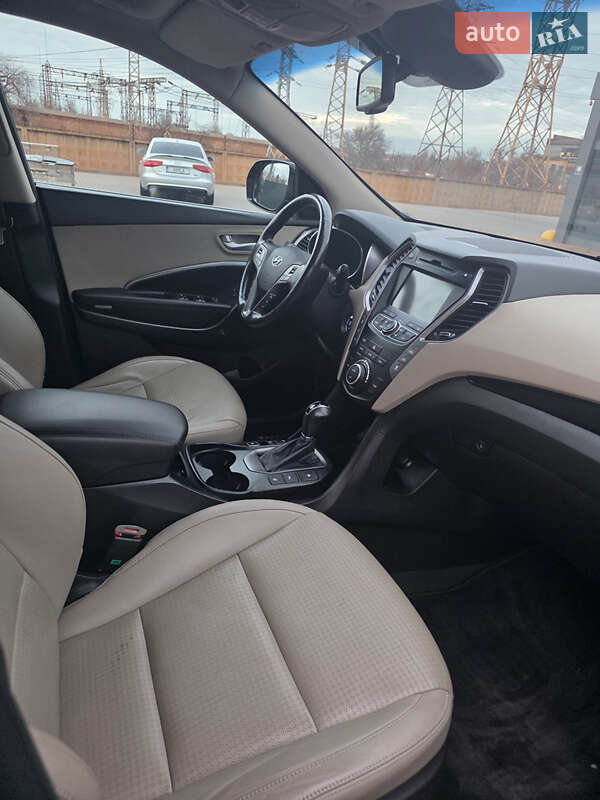 Внедорожник / Кроссовер Hyundai Grand Santa Fe 2014 в Кривом Роге