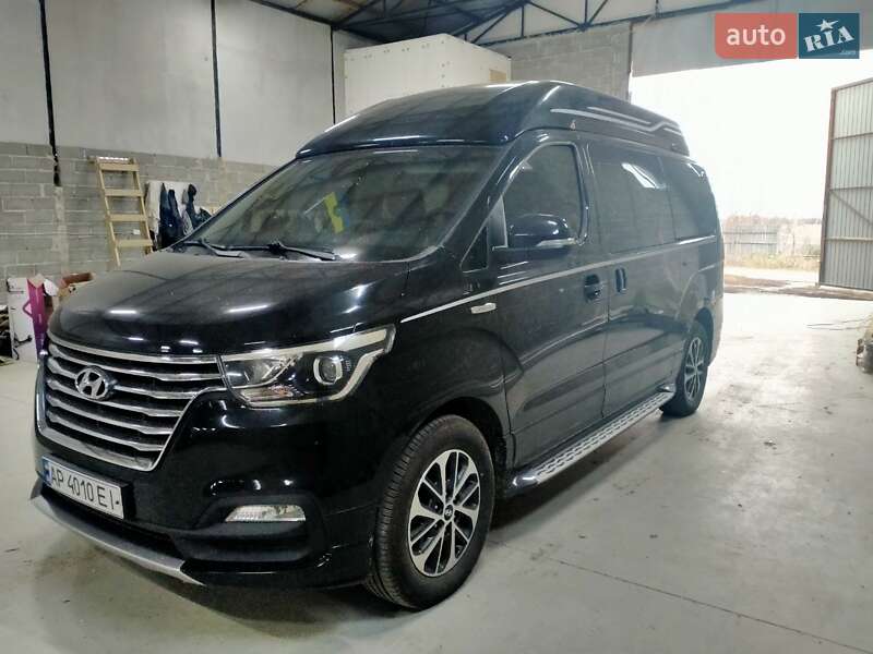 Минивэн Hyundai Grand Starex 2018 в 