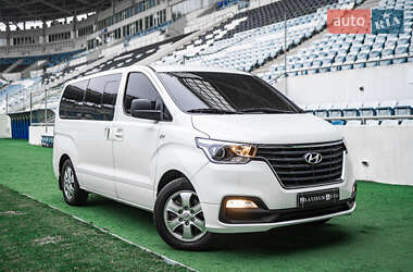 Минивэн Hyundai Grand Starex 2019 в 