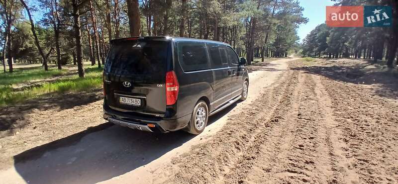 Минивэн Hyundai Grand Starex 2010 в Николаеве