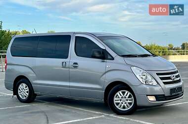 Минивэн Hyundai Grand Starex 2017 в 