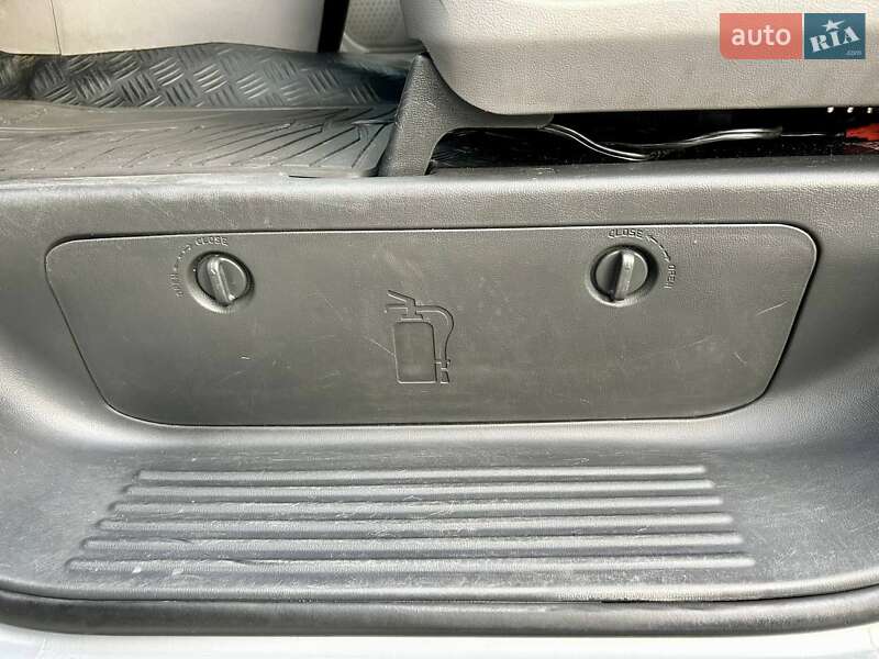 Минивэн Hyundai Grand Starex 2017 в Киеве фото 30 Минивэн Hyundai Grand Starex 2017 в Киеве