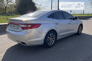 Седан Hyundai Grandeur 2012 в Смеле