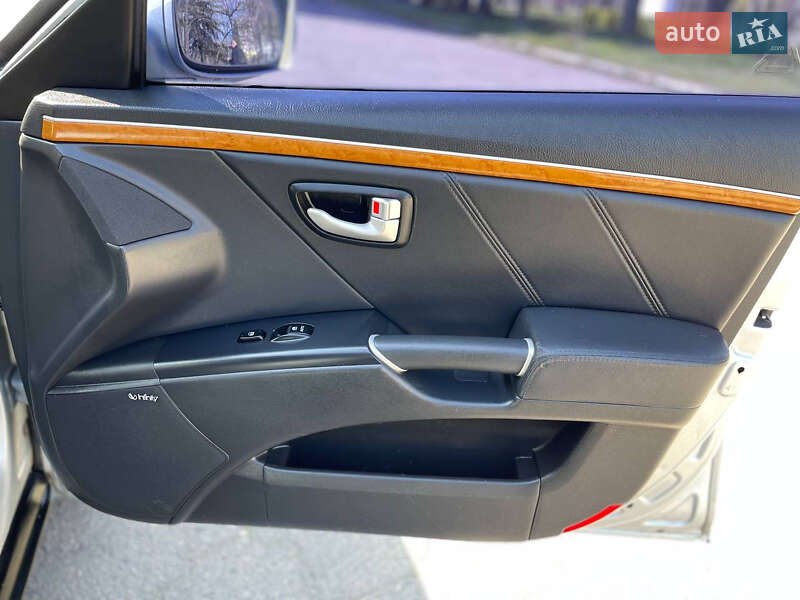 Седан Hyundai Grandeur 2008 в Днепре