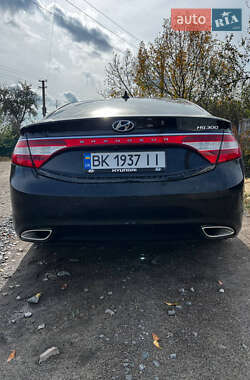 Седан Hyundai Grandeur 2013 в Сарнах