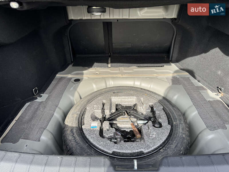 Седан Hyundai Grandeur 2013 в Києві