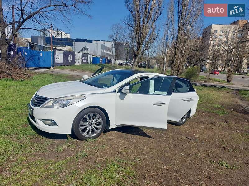 Седан Hyundai Grandeur 2011 в Києві