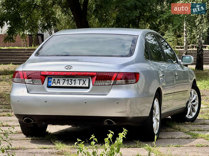 Седан Hyundai Grandeur 2006 в Києві