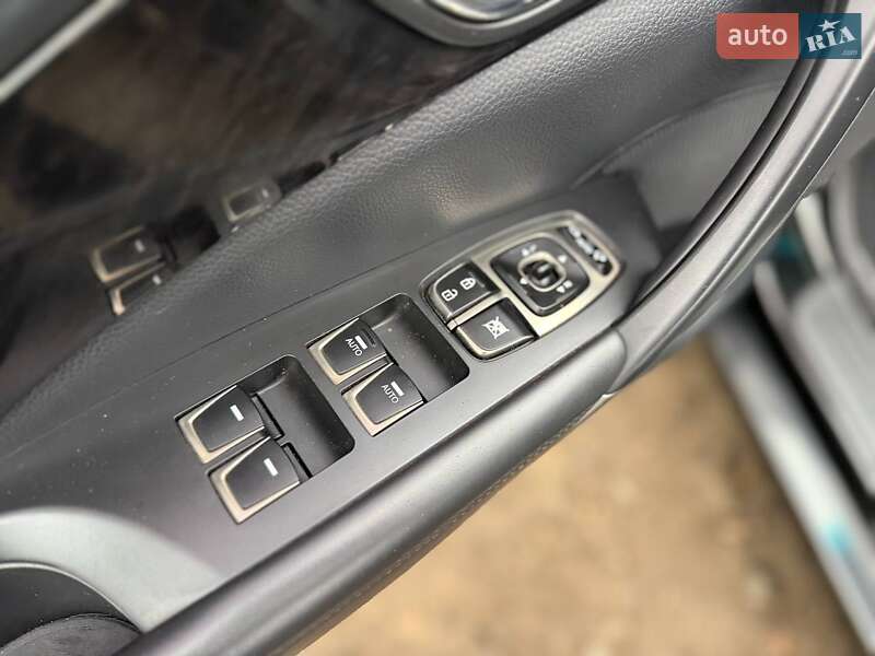 Седан Hyundai Grandeur 2013 в Києві