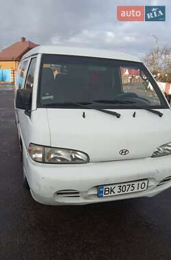 Вантажний фургон Hyundai H 100 1998 в Березному