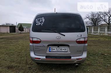 Мінівен Hyundai H-1 2004 в 