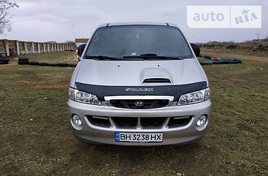 Мінівен Hyundai H-1 2004 в 