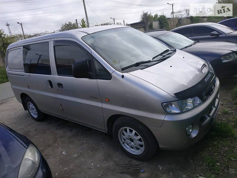 Мінівен Hyundai H-1 2004 в 