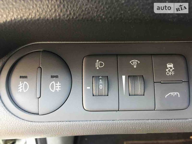 Минивэн Hyundai H-1 2016 в Киеве