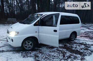 Вантажопасажирський фургон Hyundai H-1 2003 в Житомирі