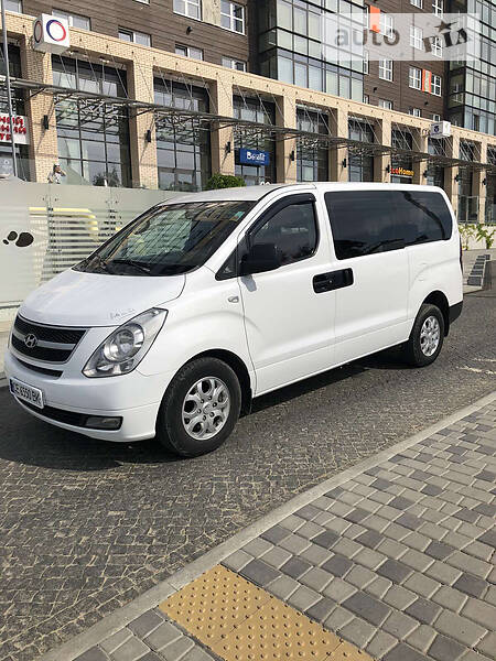 Грузопассажирский фургон Hyundai H-1 2008 в Черновцах