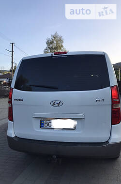 Минивэн Hyundai H-1 2011 в Стрые