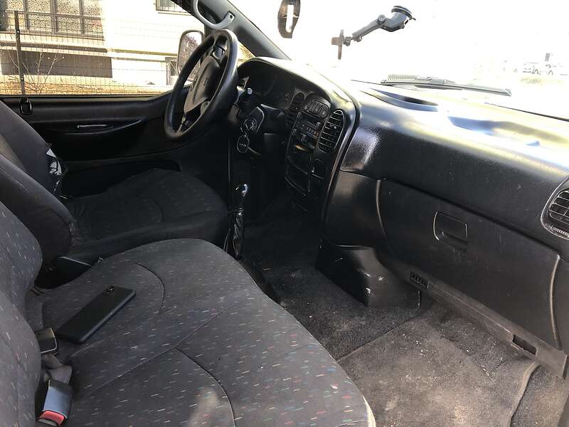 Грузопассажирский фургон Hyundai H-1 2004 в Львове
