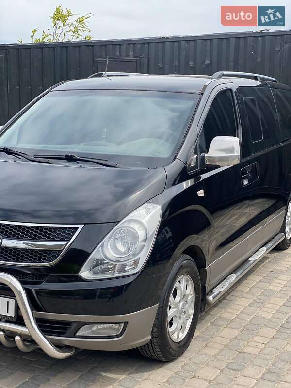 Минивэн Hyundai H-1 2012 в 