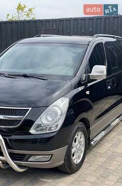 Минивэн Hyundai H-1 2012 в 