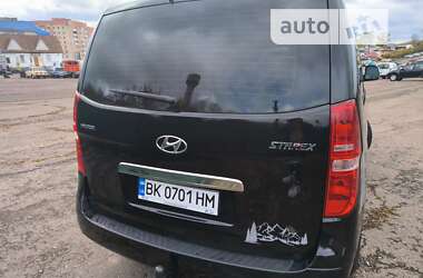 Мінівен Hyundai H-1 2010 в Рівному