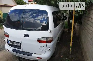 Hyundai H-1 2004