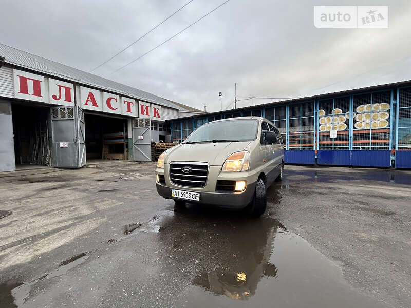 Минивэн Hyundai H-1 2007 в 