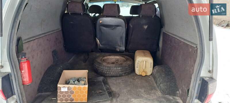 Мінівен Hyundai H-1 2002 в Києві