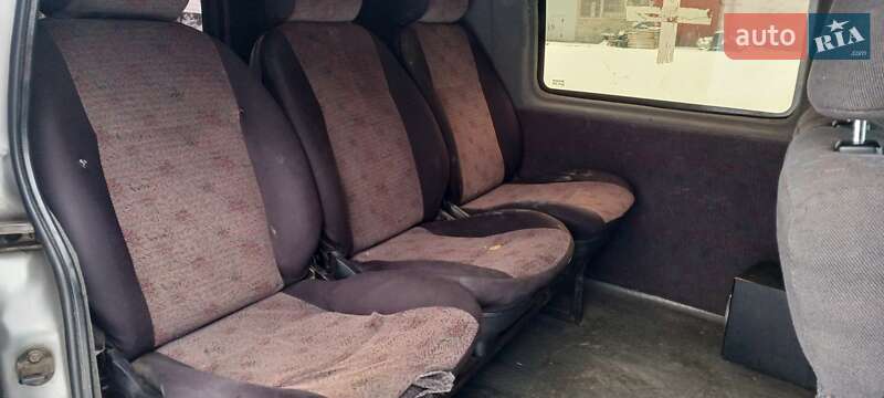 Мінівен Hyundai H-1 2002 в Києві