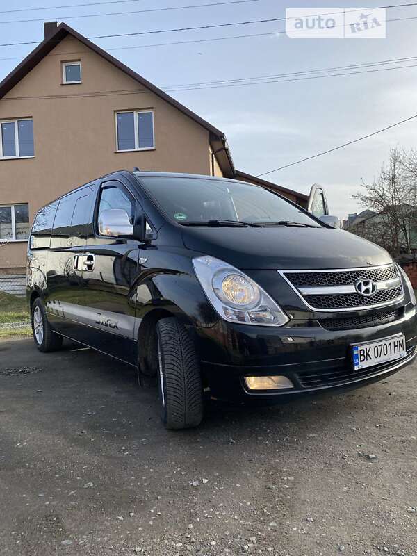 Минивэн Hyundai H-1 2010 в Ровно