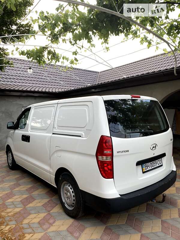 Грузовой фургон Hyundai H-1 2011 в Татарбунарах
