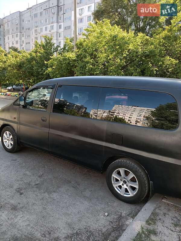 Минивэн Hyundai H-1 2001 в Днепре
