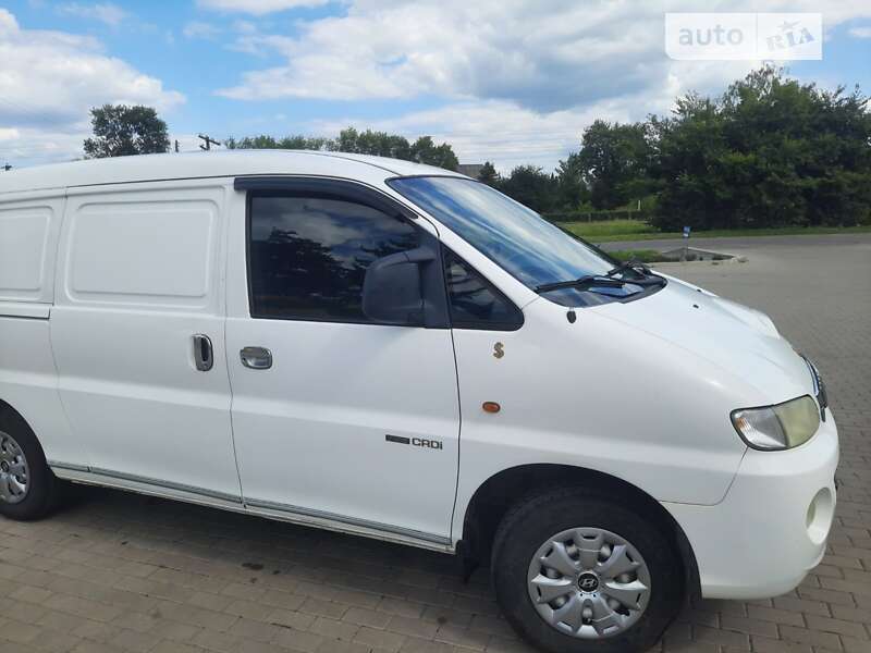 Вантажний фургон Hyundai H-1 2005 в Іваничах