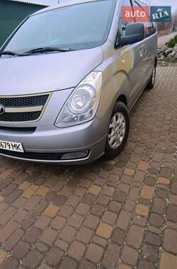 Минивэн Hyundai H-1 2012 в 