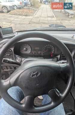 Вантажний фургон Hyundai H-1 2006 в Черкасах