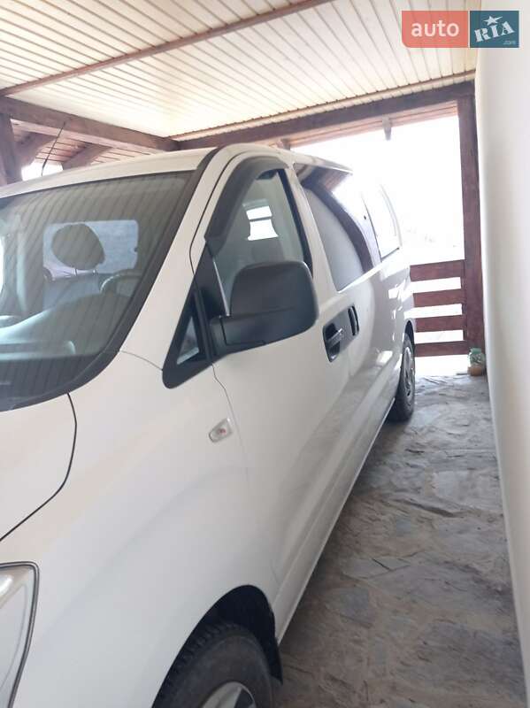 Мінівен Hyundai H-1 2013 в Хусті