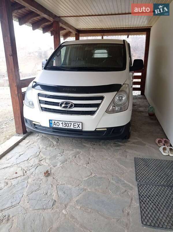 Мінівен Hyundai H-1 2013 в Хусті