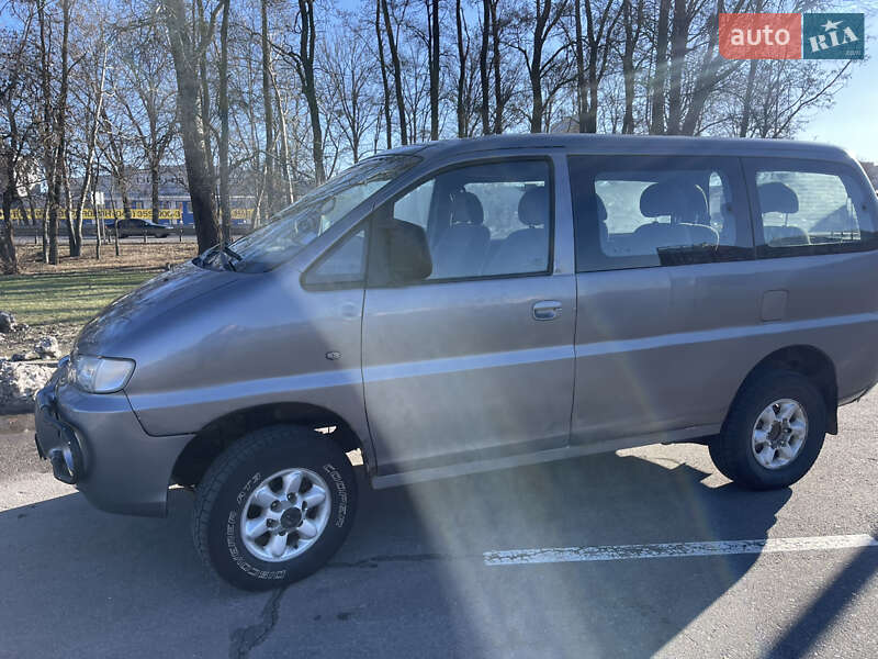 Минивэн Hyundai H-1 1999 в Киеве