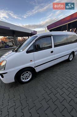 Мінівен Hyundai H-1 2006 в Чернівцях