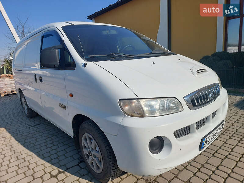Грузовой фургон Hyundai H-1 2007 в 
