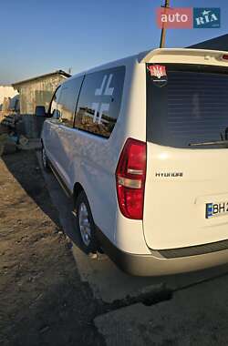 Минивэн Hyundai H-1 2012 в 
