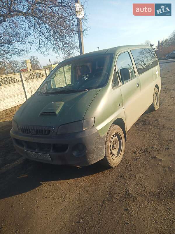 Минивэн Hyundai H-1 2004 в Новомосковске