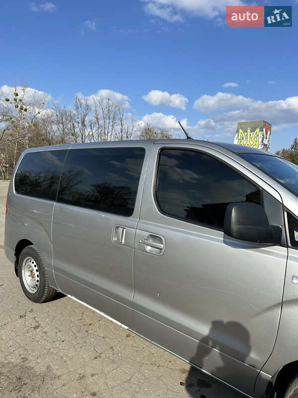 Минивэн Hyundai H-1 2010 в Чугуеве