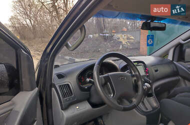 Минивэн Hyundai H-1 2008 в 